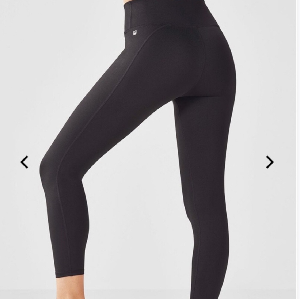 NWT fabletics Powerform Dhyana Capri